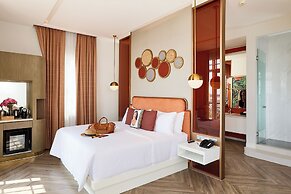 La Seine Boutique Hotel