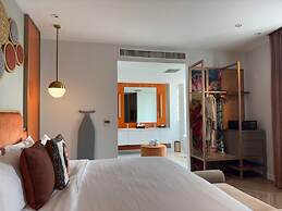 La Seine Boutique Hotel