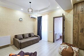 Flat 013