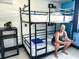 Bodega Party City Center Bangkok - Hostel