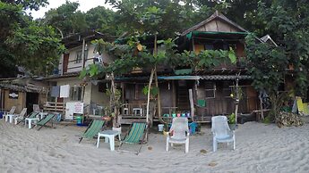 Ban Na White Sand Beach