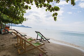 Ban Na White Sand Beach