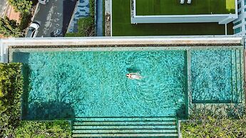 Ramada Plaza by Wyndham Chao Fah