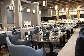 Ramada Plaza by Wyndham Chao Fah