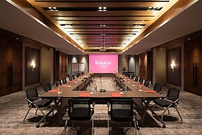 Ramada Plaza by Wyndham Chao Fah