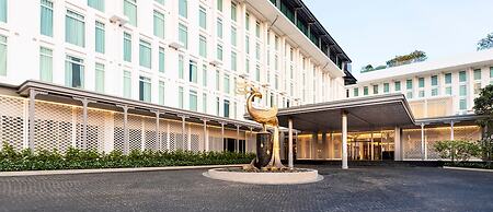 Ramada Plaza by Wyndham Chao Fah