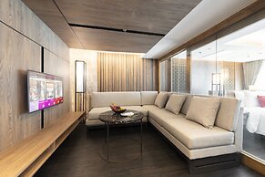 Ramada Plaza by Wyndham Chao Fah