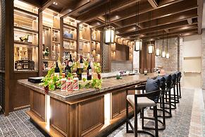 Ramada Plaza by Wyndham Chao Fah