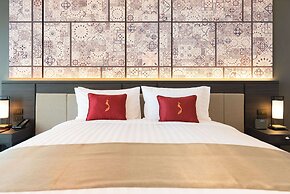 Ramada Plaza by Wyndham Chao Fah