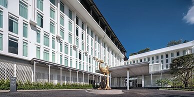 Ramada Plaza by Wyndham Chao Fah