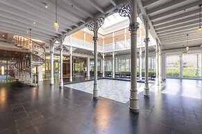 Ramada Plaza by Wyndham Chao Fah