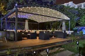 Mabrouk Hotel And Suites