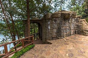 Bunyonyi Overland Resort