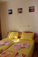 Bogdanovski Studios & Guest Rooms
