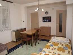 Bogdanovski Studios & Guest Rooms