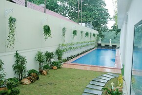 Avon Hotel