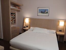 Hotel Chiaraluna