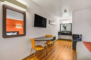 Motel 6 Moultrie, GA