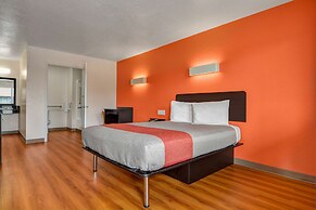 Motel 6 Moultrie, GA