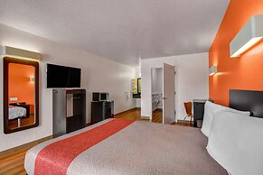 Motel 6 Moultrie, GA