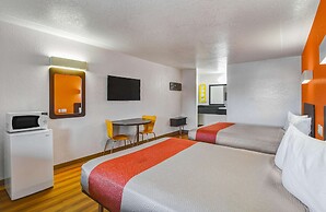 Motel 6 Moultrie, GA