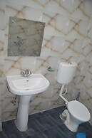 Middle Way Home Stay