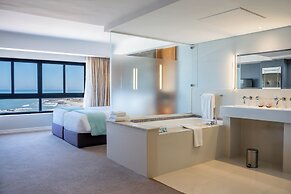 Blaauwberg Beach Hotel