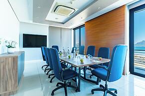 Blaauwberg Beach Hotel