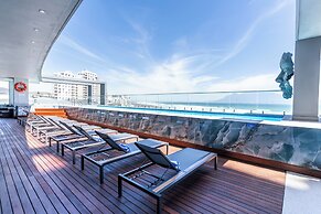 Blaauwberg Beach Hotel