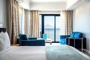 Blaauwberg Beach Hotel