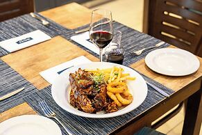 Blaauwberg Beach Hotel