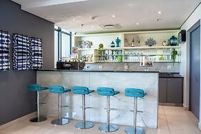 Blaauwberg Beach Hotel