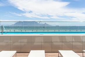 Blaauwberg Beach Hotel