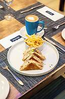 Blaauwberg Beach Hotel