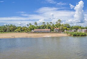Namiyasi Lake Cottage