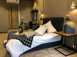 Expressionz Professional Suites by SYNC