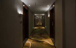 CNHOL Radient Hotel (Shenzhen Qianhai Branch)