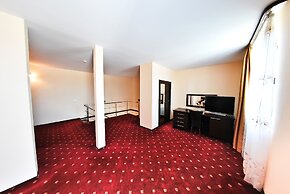 Hotel Magic Trivale