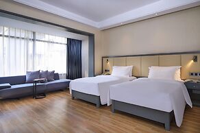 Wing Hotel Guilin - Central Square