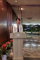 Wing Hotel Guilin - Central Square