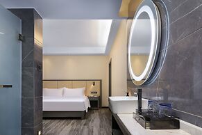 Wing Hotel Guilin - Central Square