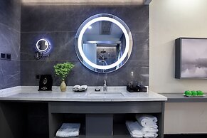 Wing Hotel Guilin - Central Square