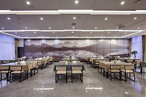 Wing Hotel Guilin - Central Square