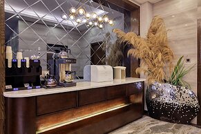 Wing Hotel Guilin - Central Square