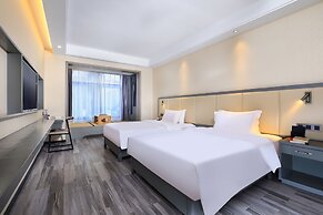 Wing Hotel Guilin - Central Square