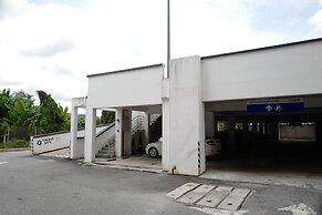 Pangsapuri Suria Kota Damansara by Friend