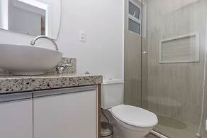 Madeira Aptos na Praia de Bombas