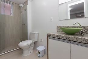 Madeira Aptos na Praia de Bombas