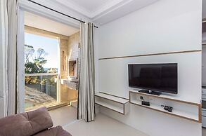 Madeira Aptos na Praia de Bombas