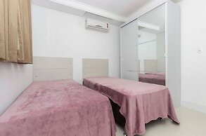 Madeira Aptos na Praia de Bombas